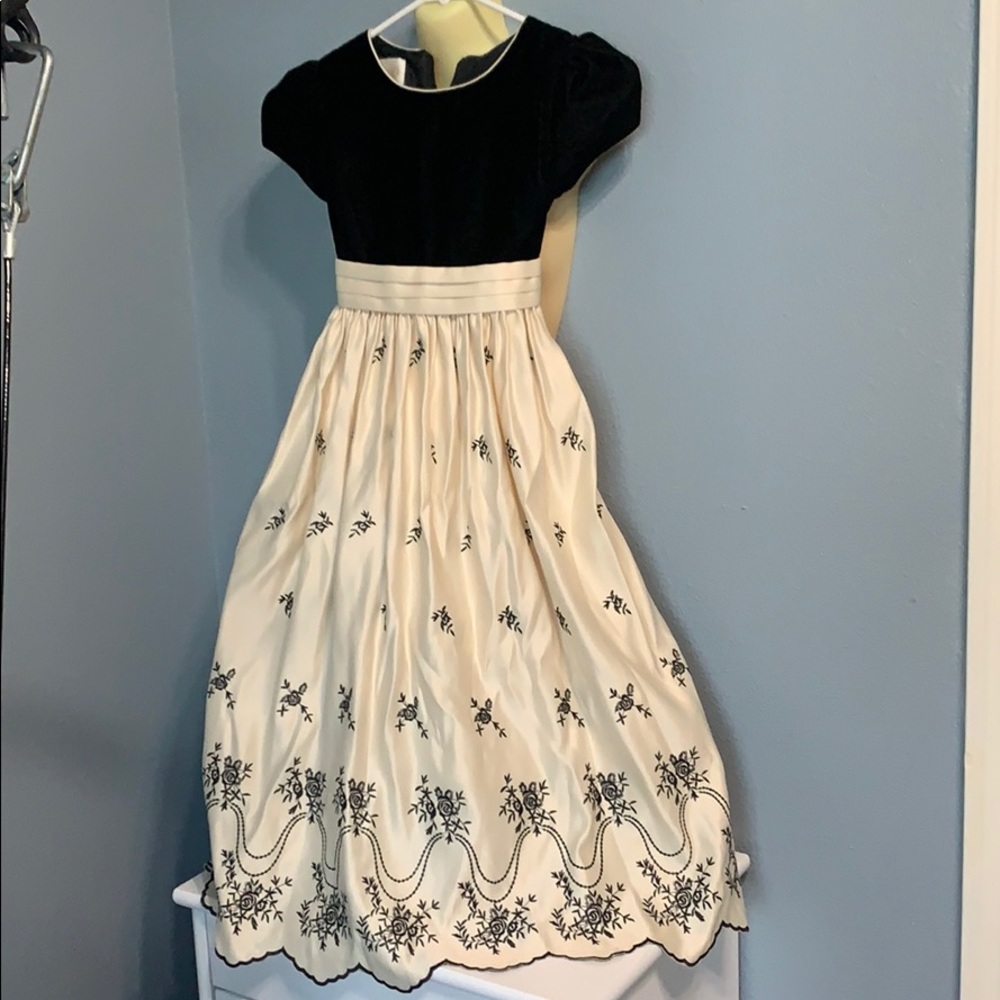 Girls holiday Christmas party dress size 9 GUC